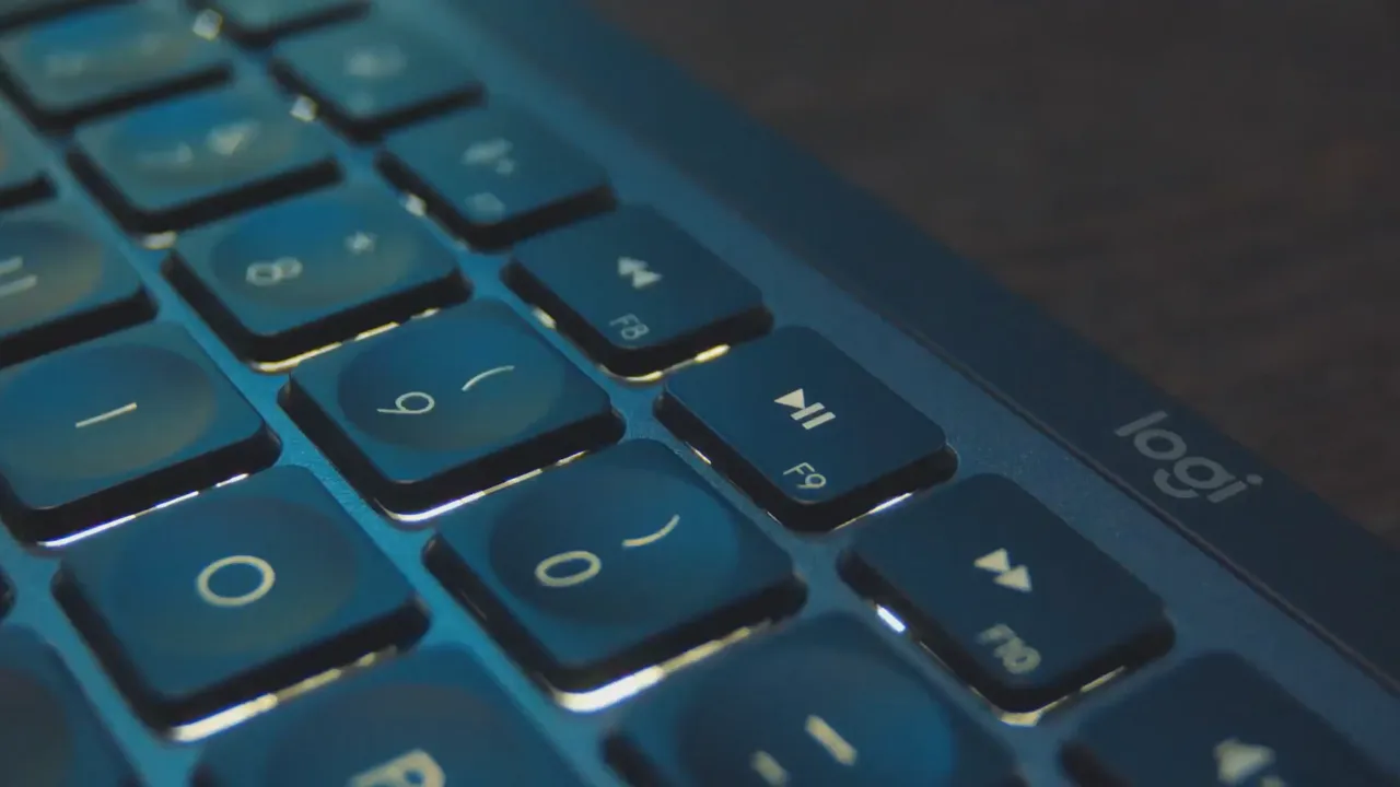 Logitech MX Keys S alacsony profilú billentyűzet